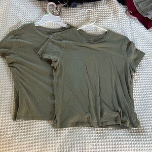2 set Gap  Olive Green T-Shirt